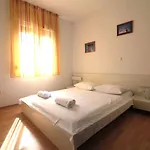 Apartments Eddie - Great Location & Comfor